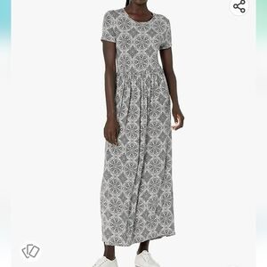 Amazon Essentials Short-Sleeve Waisted Maxi Dress in Gray Tile Print Size XS